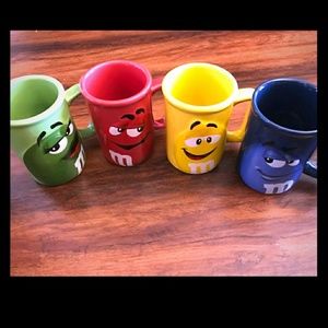 Brand new 4 piece M&M mugs
